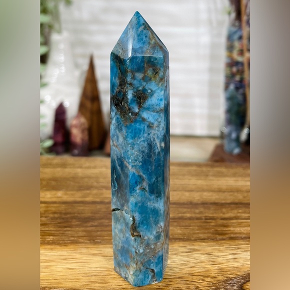 1230 Blue Apatite Crystal Tower - Picture 9 of 9